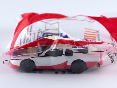 Hot Wheels Promo Kellogg's NASCAR Pull 'N Go Car #5 Terry Labonte White New