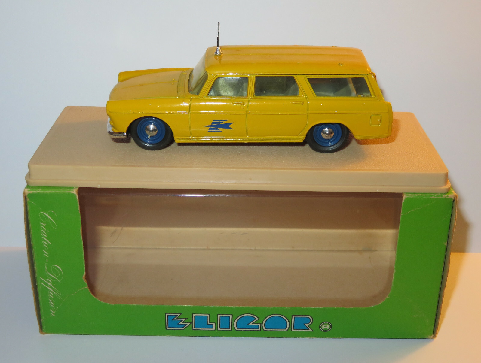 Old Eligor Peugeot 404 Break 1964 Antenna Blue Wheels Posts