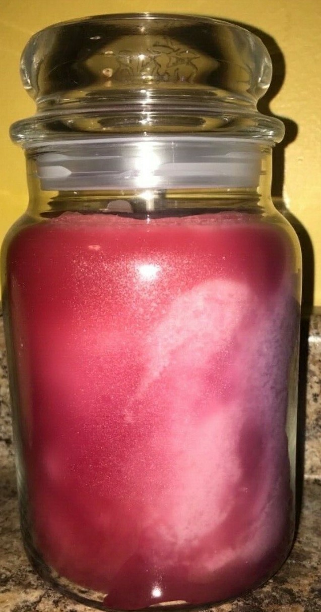 Lavender Yankee Candle 22 oz., w/ 2 Lavender votives, All New