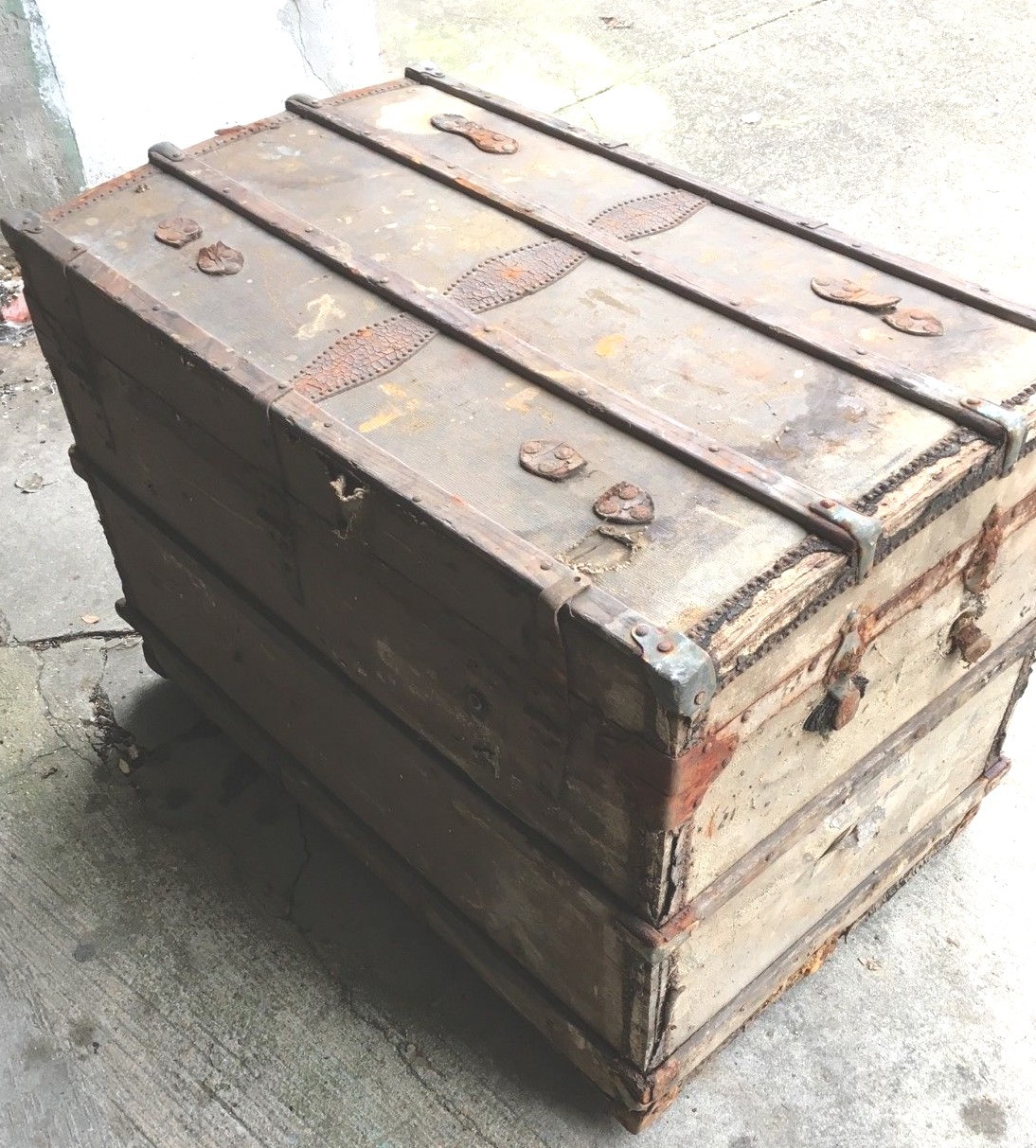 Vintage Steamer Trunk from the 1800s Don't miss out