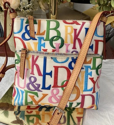 Dooney & Bourke ボストンバッグ　キャンバス×レザー　カラフルロゴ Dooney Bourke Rainbow Logo Monogram Retro GRAFICA Graffiti