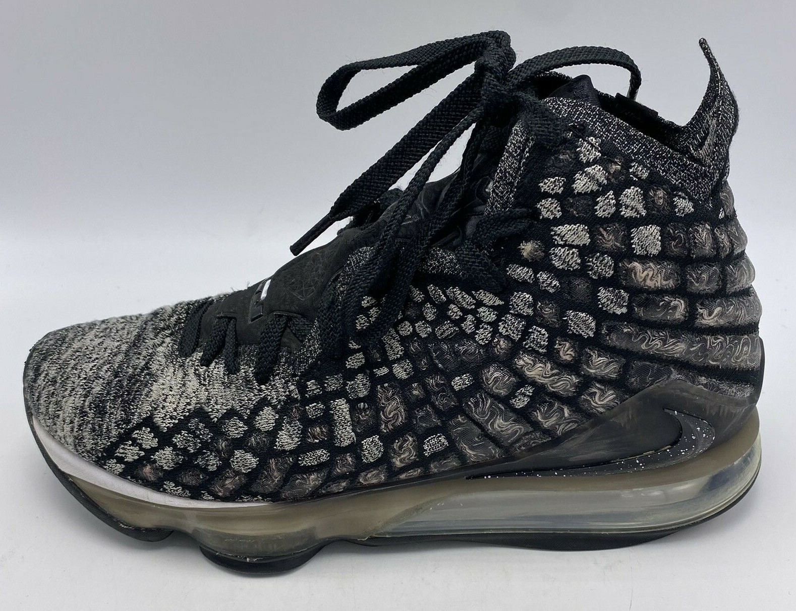 ★ Nike LeBron 17 Black White Nike LeBron XVII “Black/White” Available 10/3 – Nohble