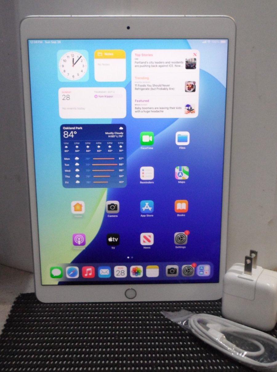 Apple iPad Air 3rd Wi-Fi + Cellular Unlocked, 10.5in - Silver