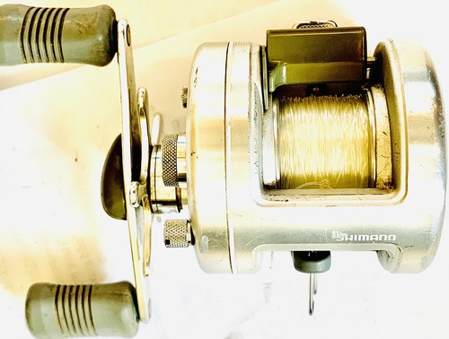 リール SHIMANO CALCUTTA 200 Shimano Calcutta 200 Right Handle old reel silver color reel
