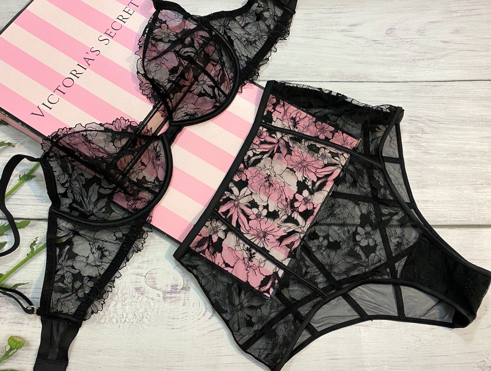 

NWT Victorias Secret Luxe Lingerie Без подкладки Demi Bra High Waist Cheeky Set Black, 36dd