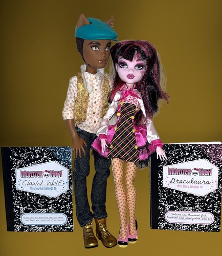 洋書 FOR THE LOVE DOLLS Monster High Draculaura & Clawd Wolf Doll Forbitten Love | eBay