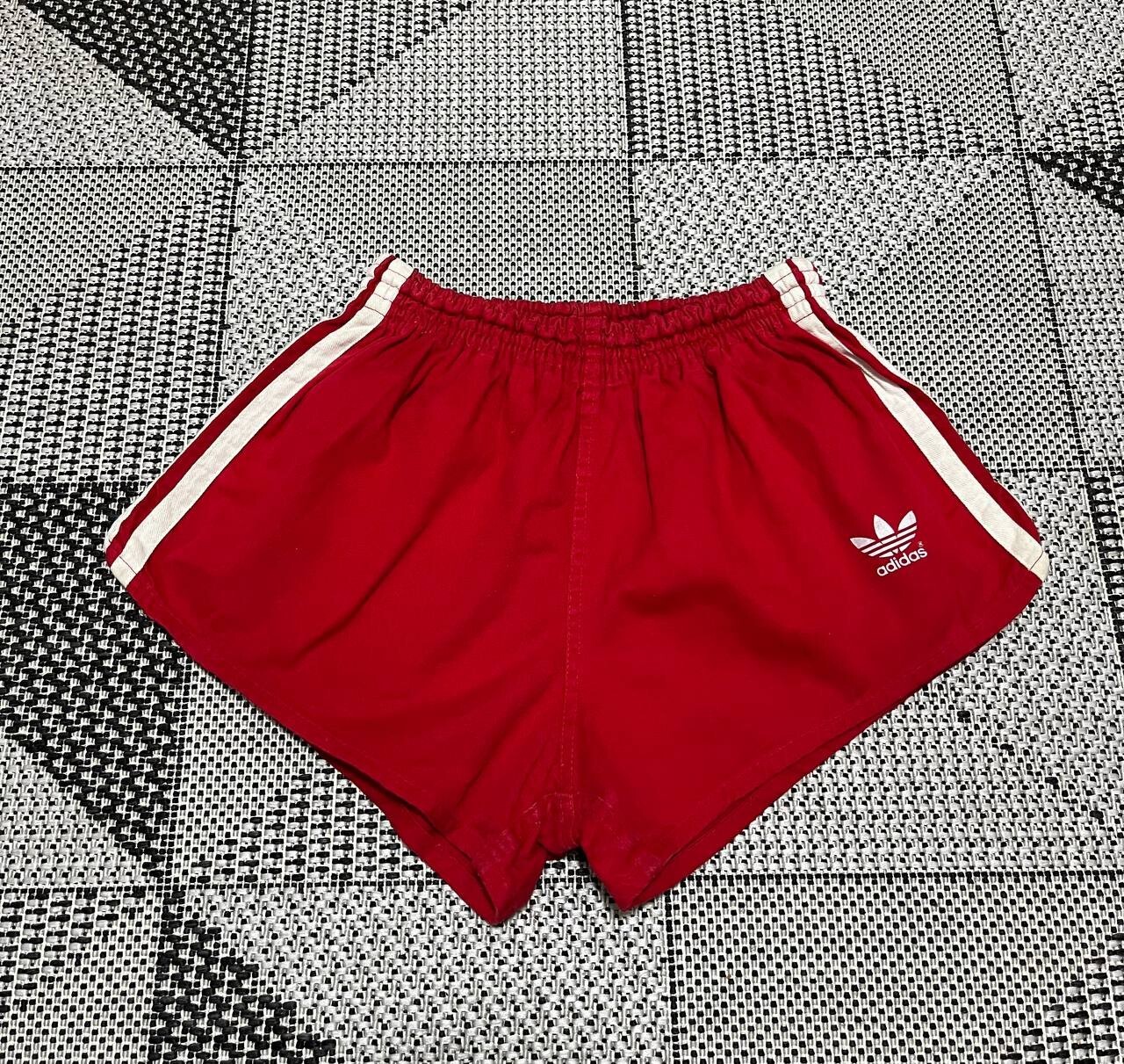 【激レア】70s アディダス ヴィンテージ ショートパンツ 西ドイツ ランニング 激レア】70s アディダス ヴィンテージ ショートパンツ 西ドイツ