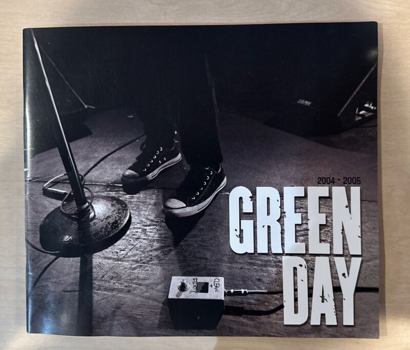 Green Day 2004/2005 American Idiot Tour Concert Program Book (S70)