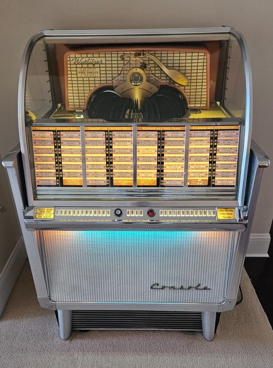 1957 Wurlitzer Jukebox - Model 2204 - Works and Looks Great