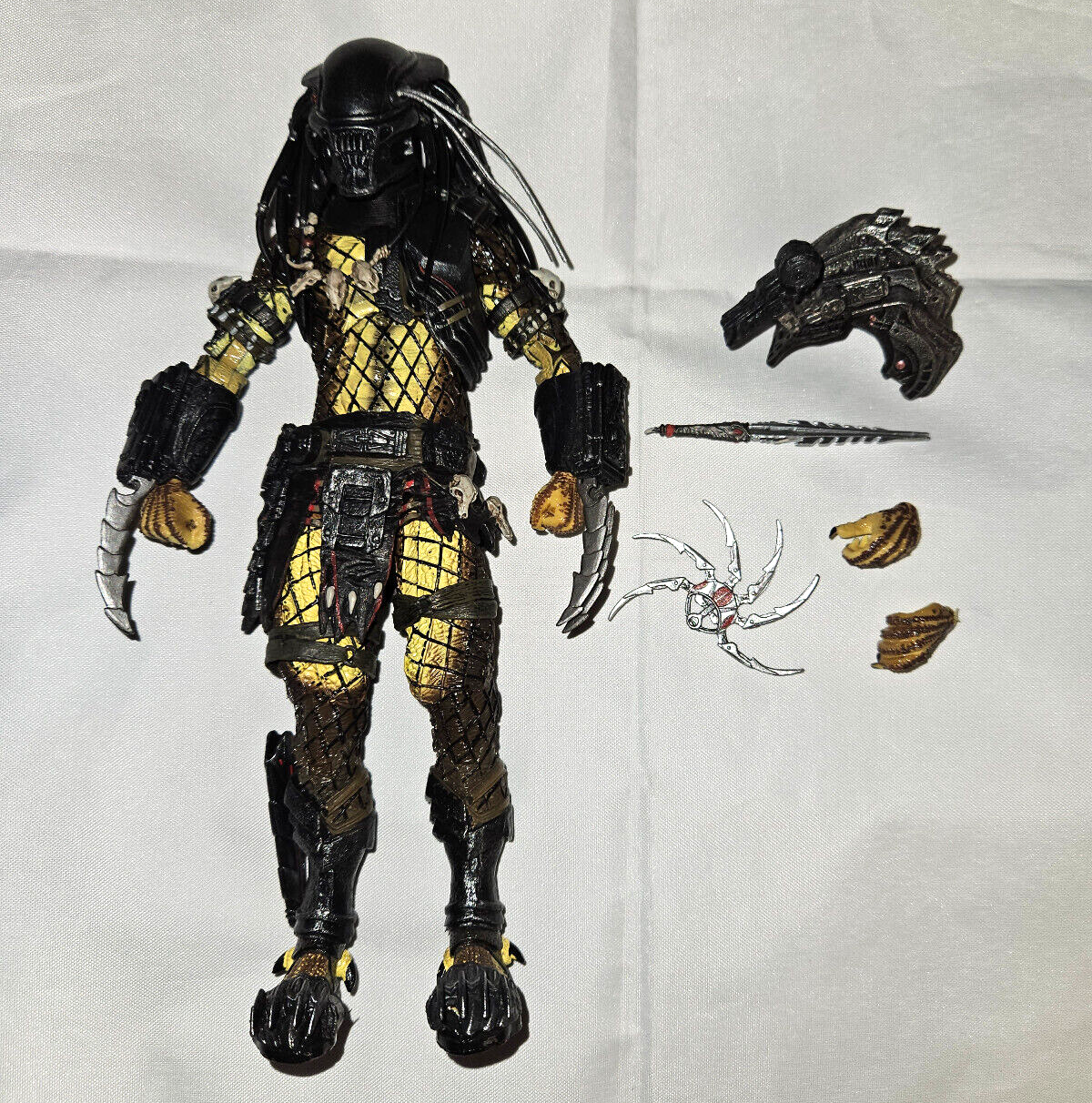 NECA サーペントハンタープレデター　歯欠け無し　ネカ　AVP Amazon.co.jp: N E C A サーペントハンタープレデター 歯欠け