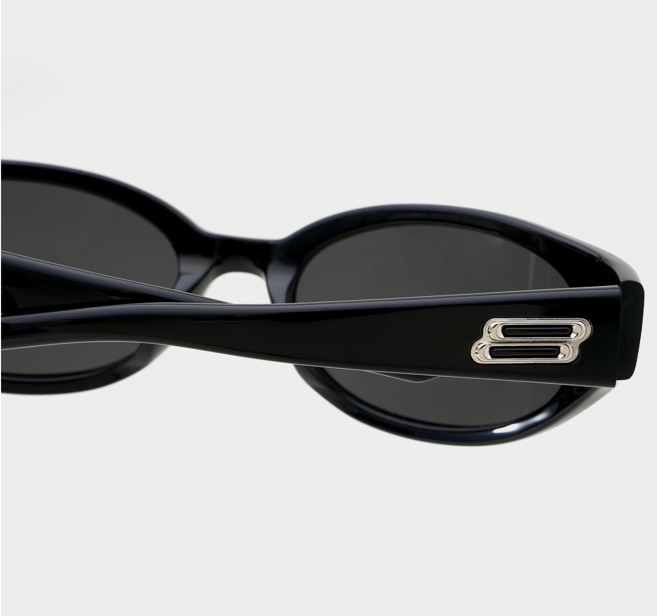 Pre-owned Gentle Monster Authentic  2024 Young 01 Black Sunglasses