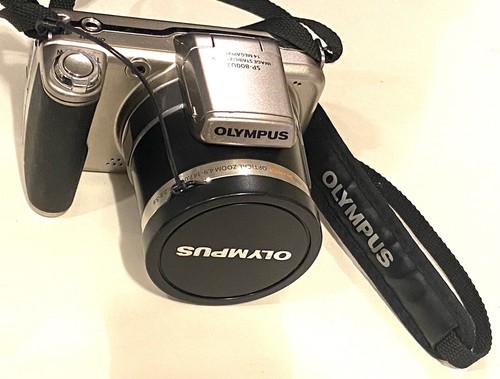 Olympus SP-800UZ 14MP Digital Camera 30x Wide Angle Optical
