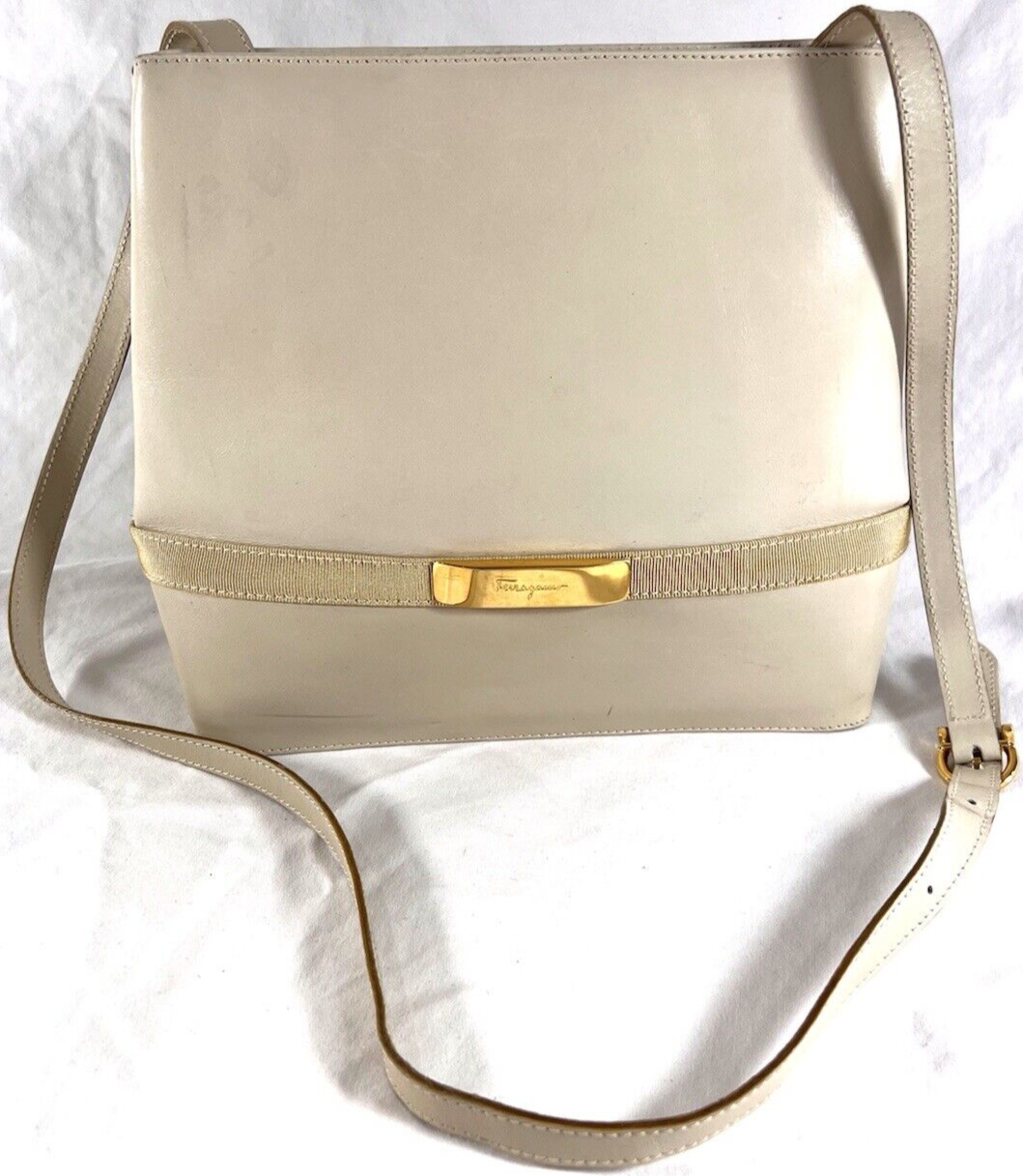 100％本物保証！ Ivory FERRAGAMO SALVATORE Leather Italy in Made Bag Shoulder バッグ
