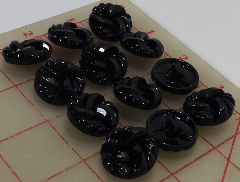 829spiralblackbuttons4.jpg