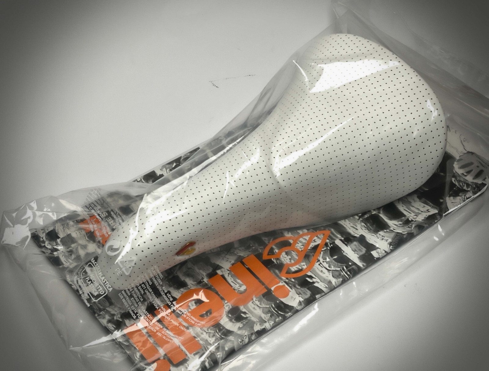 Cinelli サドル / CINELLI VOLARE SADDLE VOLARE SADDLE – Cinelli Official