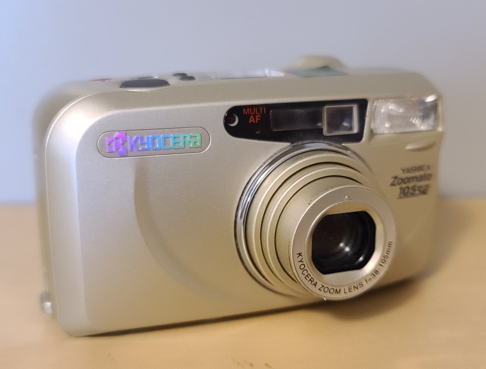 KYOCERA YASHICA ZOOMATE 105 SE 35mm Film Point & Shoot