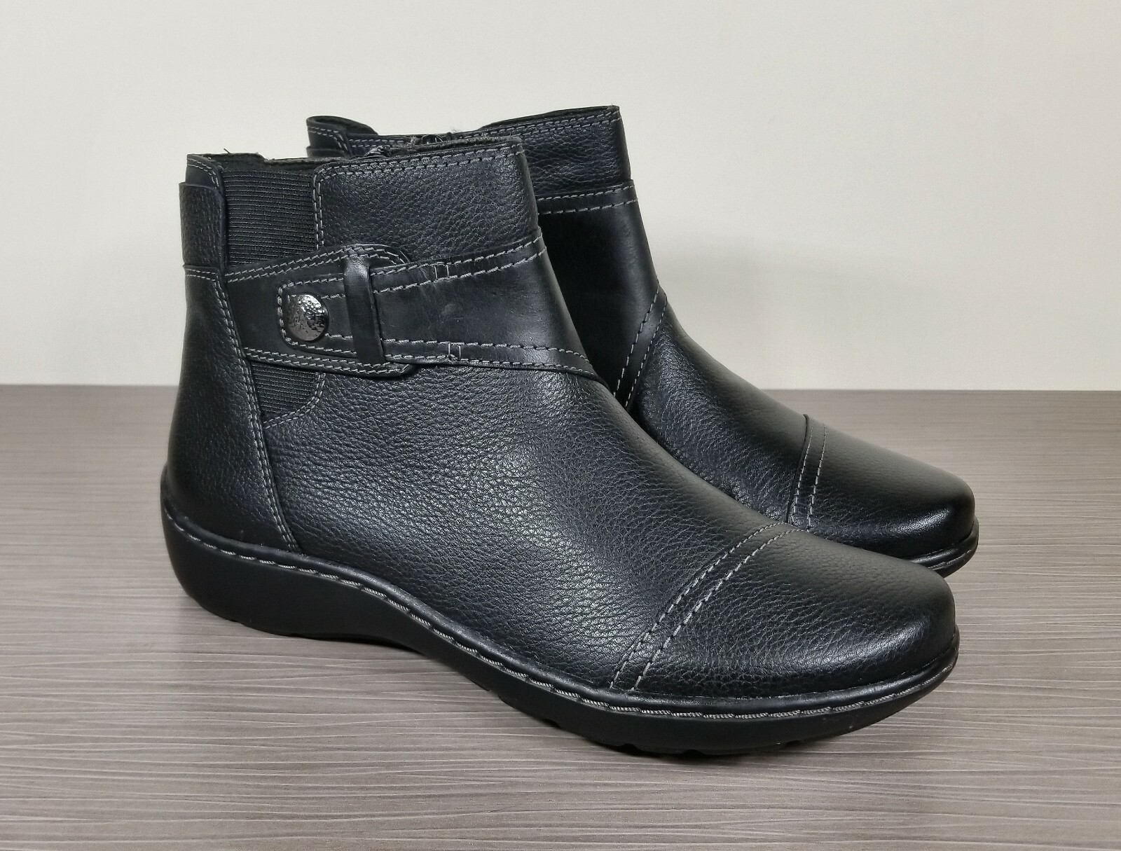 Clark's Cora Tropic Side Zip Bootie, Black Textured Leather, Womens Size 6
