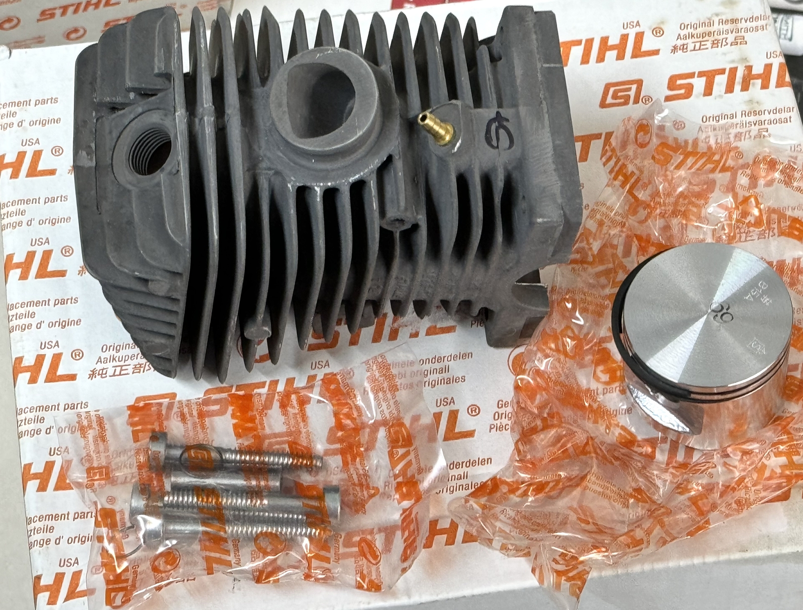 STIHL OEM CYLINDER WITH PISTON KIT 1123 020 1206 FOR 025 MS250 023 MS 230 250 - Picture 1 of 6