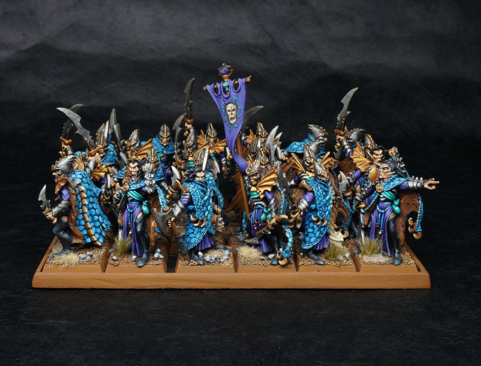 Warhammer Dark Elves ミニチュアセット Painted Miniature Warhammer Dark Elves Corsairs Unit x24 | eBay