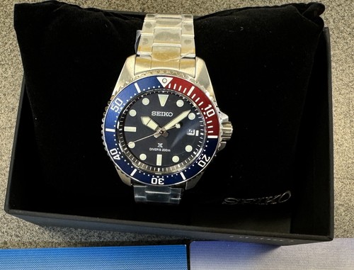 Pre-owned Seiko Solar Diver Blue Dial Steel Bracelet Men's Watch Sne595 With Tag