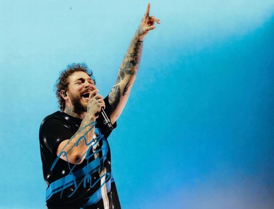 POST MALONE SIGNED 14x11 PHOTO HOLLYWOOD S BLEEDING 4 (AFTAL COA)