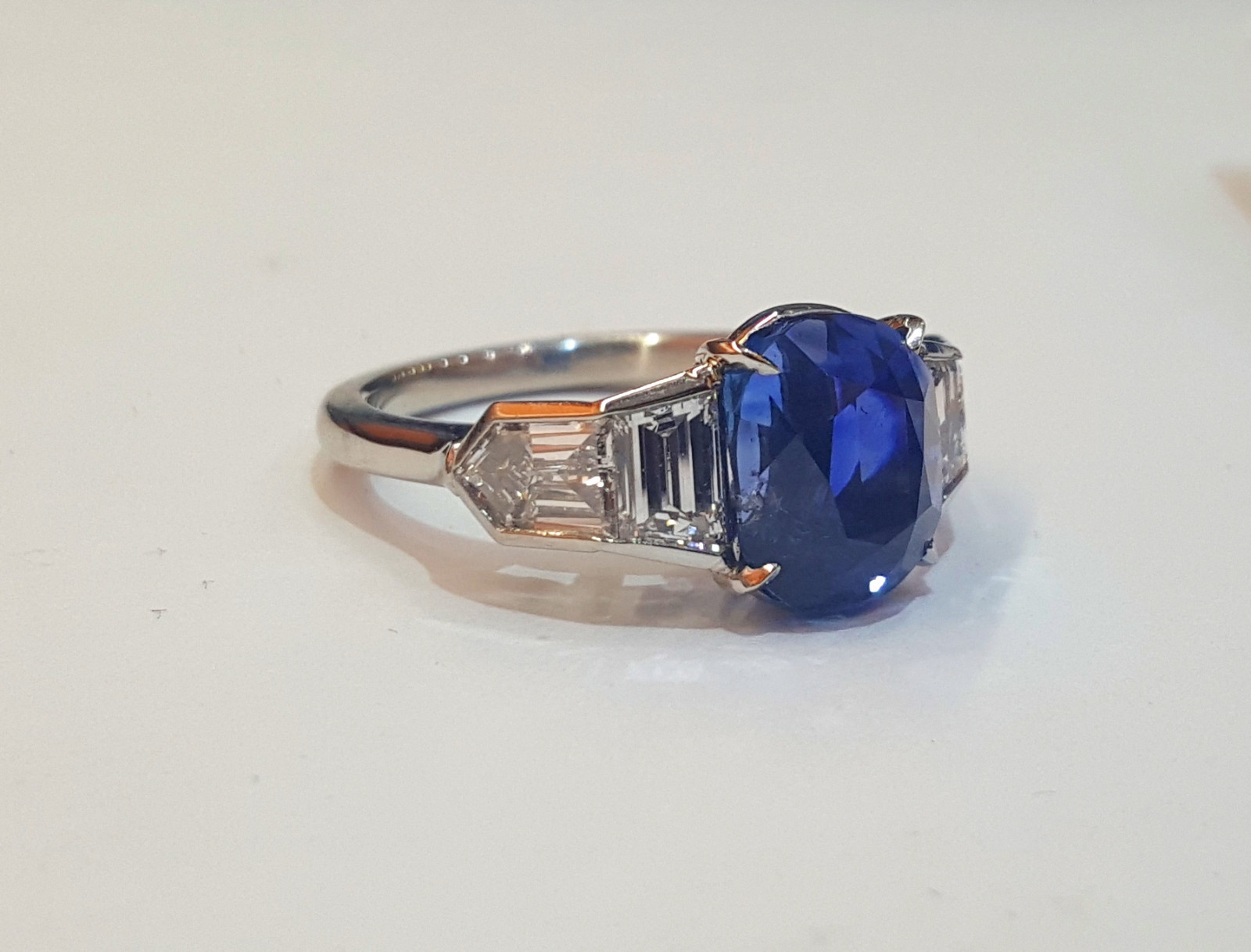 PLATINUM RING 7.59CT. NATURAL KASHMIR UNTREATED  BLUE SAPPHIRE CUSHION