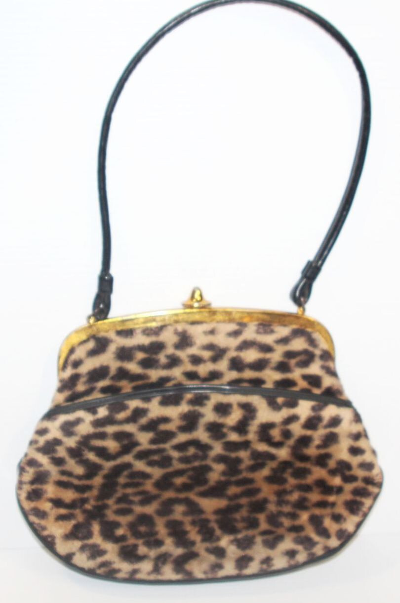 小物 Vintage Decadent leopard muffler This Annihilated 1960 Jaguar Just Sold for Nearly $130,000