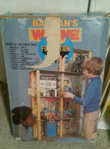 RARE 1977 Mego Batman Wayne Foundation Playset w/box 95% complete NiceUsedShape
