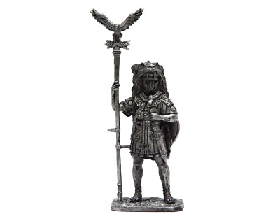 tin 54mm Rome. Aquilifer of the Roman Legion 1-2 cent AD 1:32 Scale Sculpture