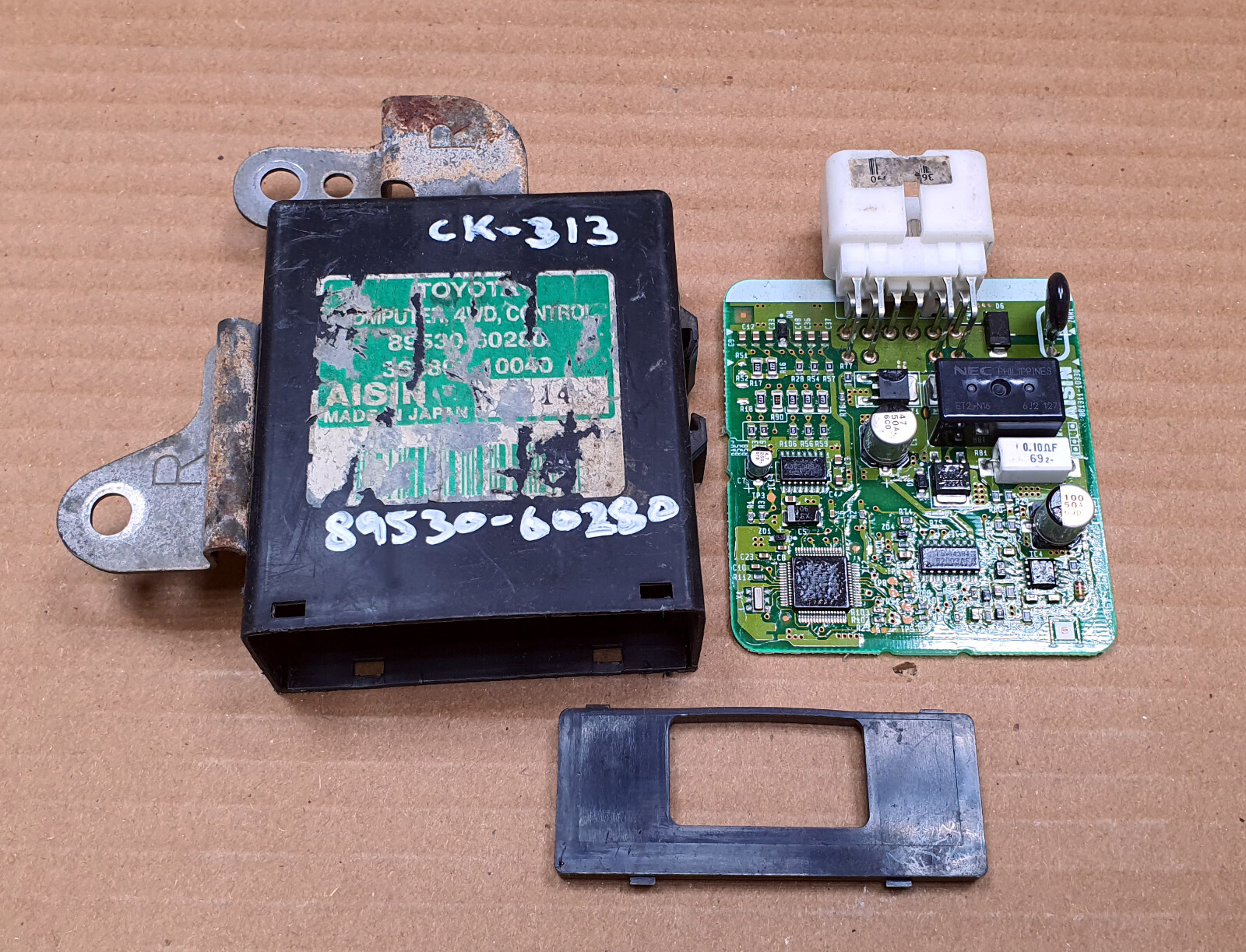 Toyota Land Cruiser 89530-60280 4WD control computer oem jdm Toyota Land Cruiser 89530-60280 4WD control computer oem jdm