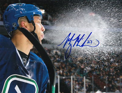 Vancouver Canucks NHL Manny Malhotra Autograph 8x10 Photo Pic