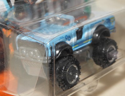 Matchbox INTERNATIONAL SCOUT 4x4 hellblau offen Race Support MBX Explorers NEU
