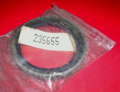 NOS  TRANSMISSION OIL SEAL Eaton Fuller #235655