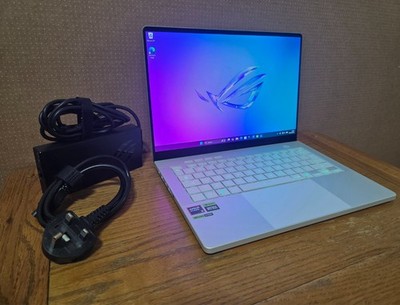 ASUS ROG Zephyrus G14 3k OLED RTX 5070 Ryzen 9 32GB 1TB Warranty Gaming Laptop