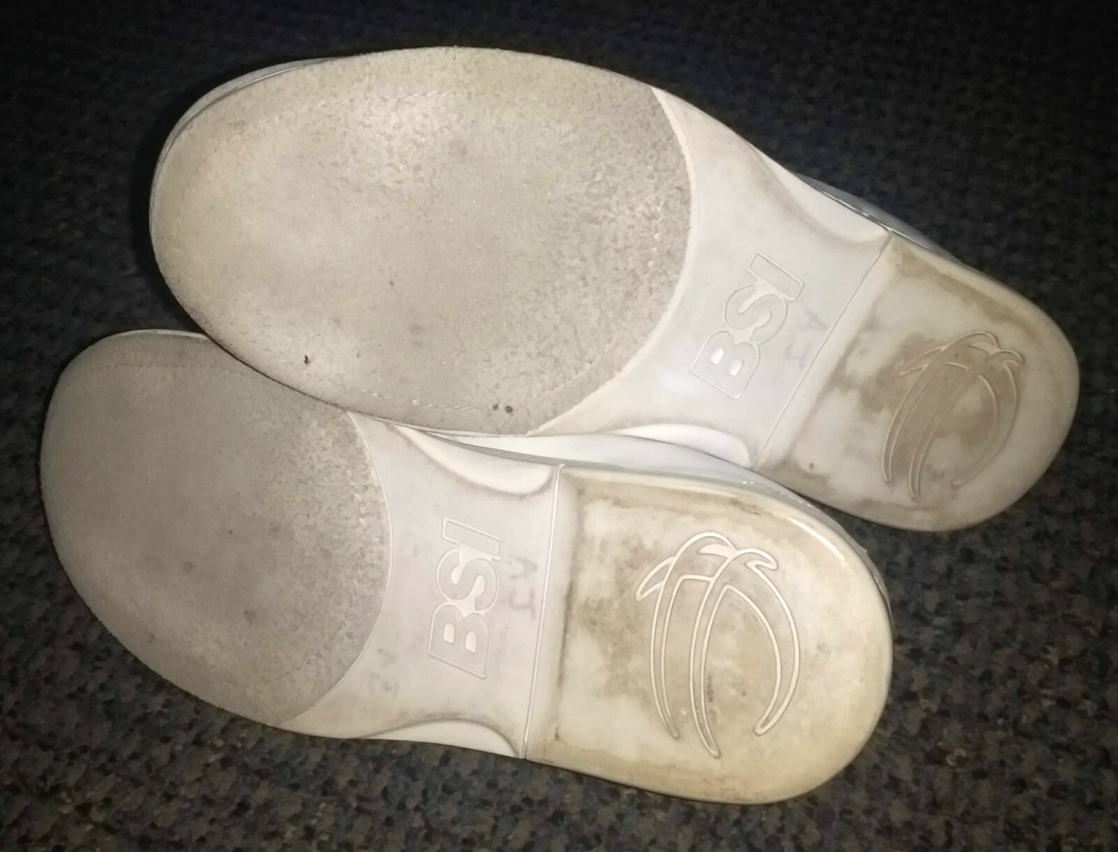 BSI Youth Bowling Shoes Size 4/5 White Used Child Boy Girl