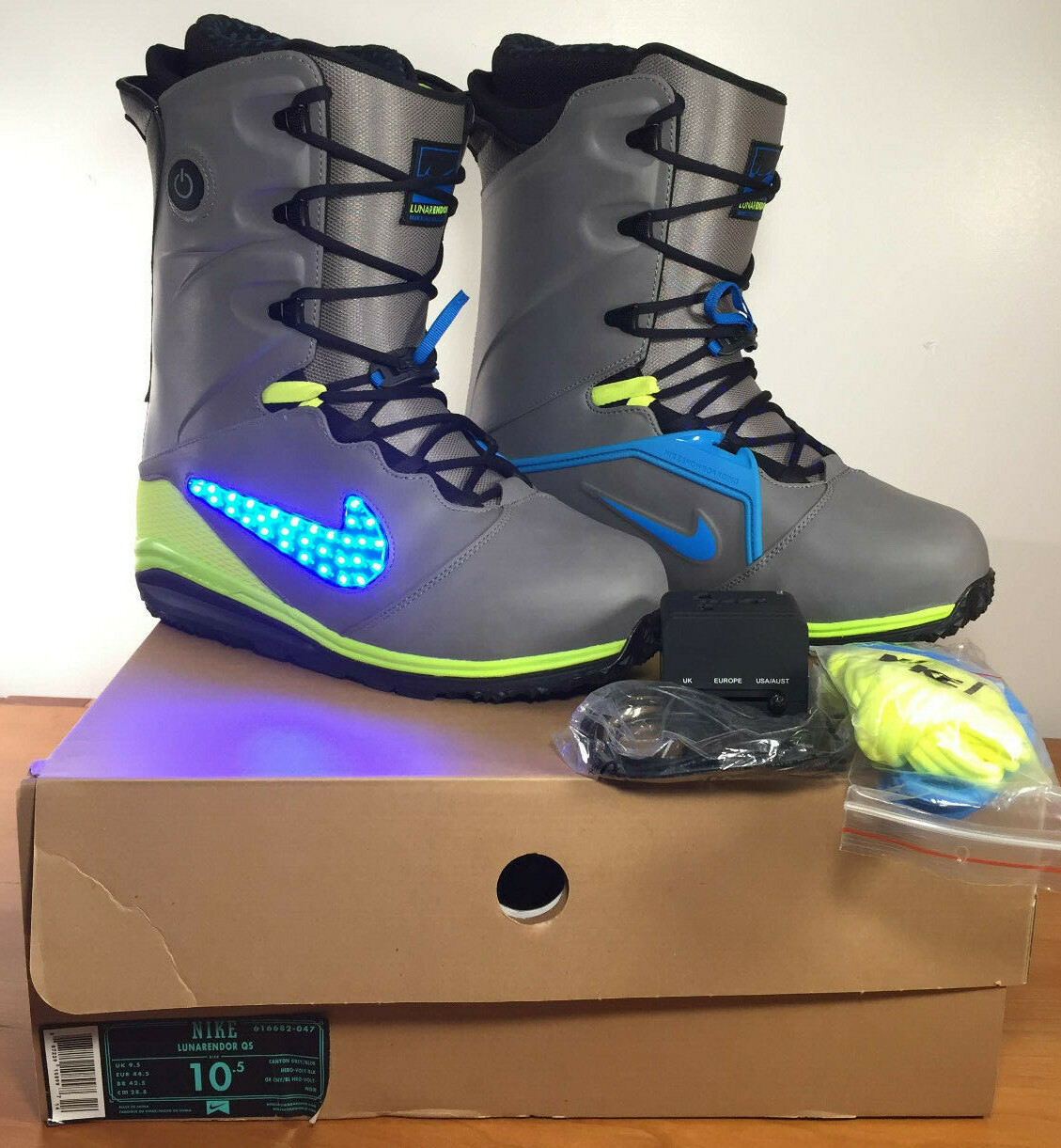 nike boots 10.5
