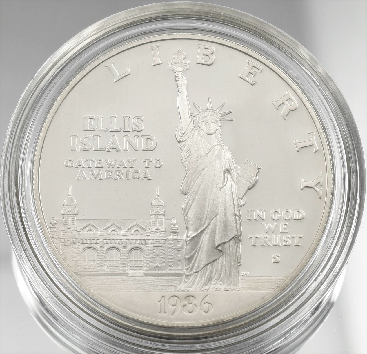 【新品未使用】アメリカ　1986 1oz 銀貨 1986 Ellis Island, Statue of Liberty 90% Silver Proof One