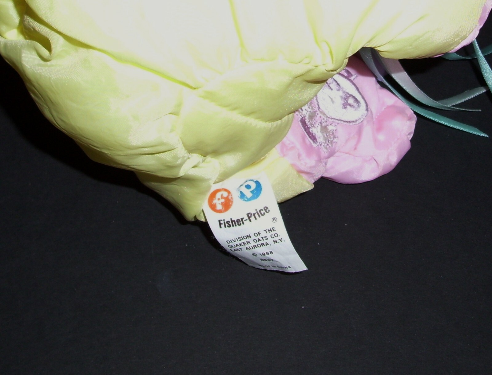 VTG 1988 Fisher Price Puffalumps Yellow Duck Plush Holding Flowers 8027 80's