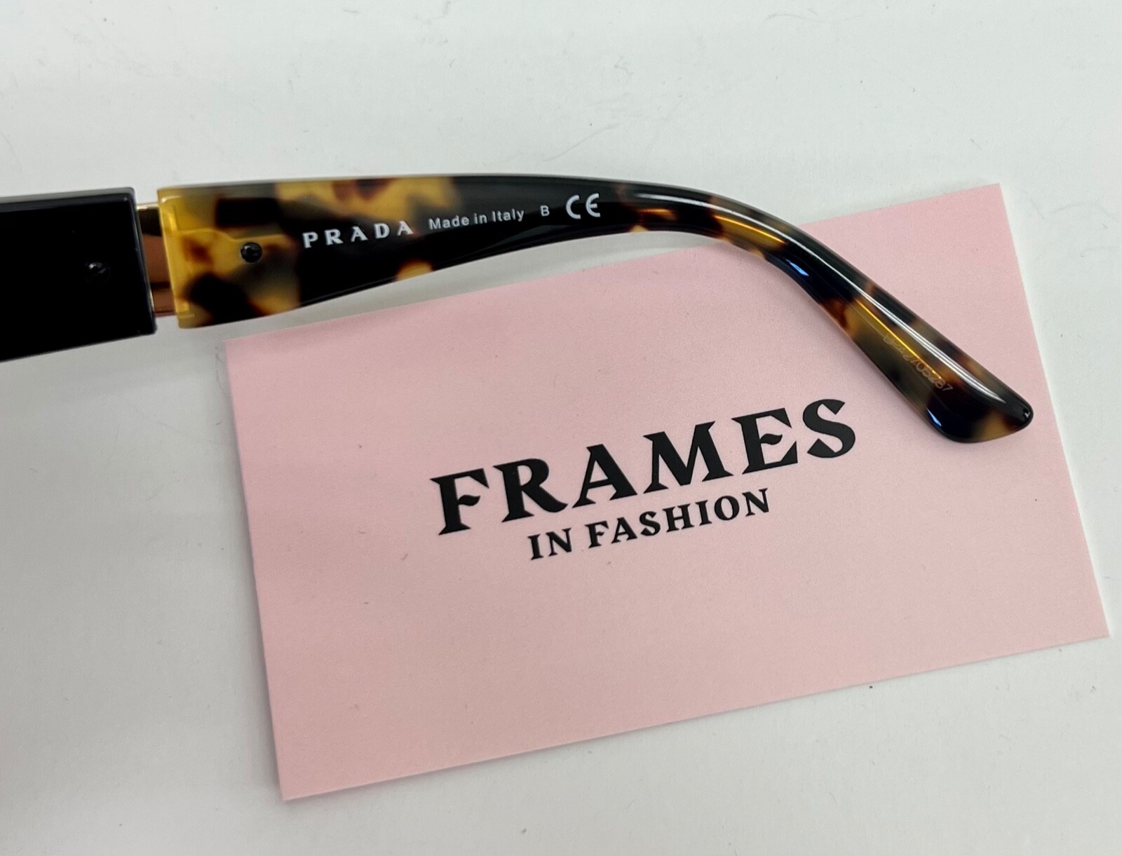Pre-owned Prada Symbole Black Havana Gold Triangle Pr03wsf 03w Cat Eye Fashion Sunglasses In Gray