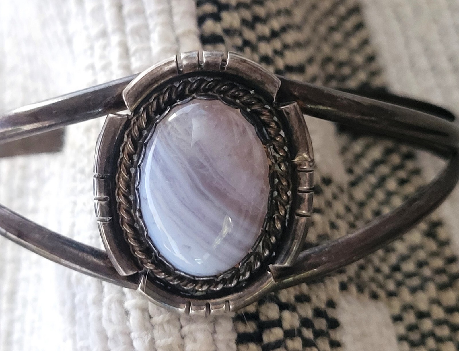The Best Laced Agate Vintage Native American Navajo Sterling Silver Bracelet The Best Laced Agate Vintage Native American Navajo Sterling Silver Bracelet