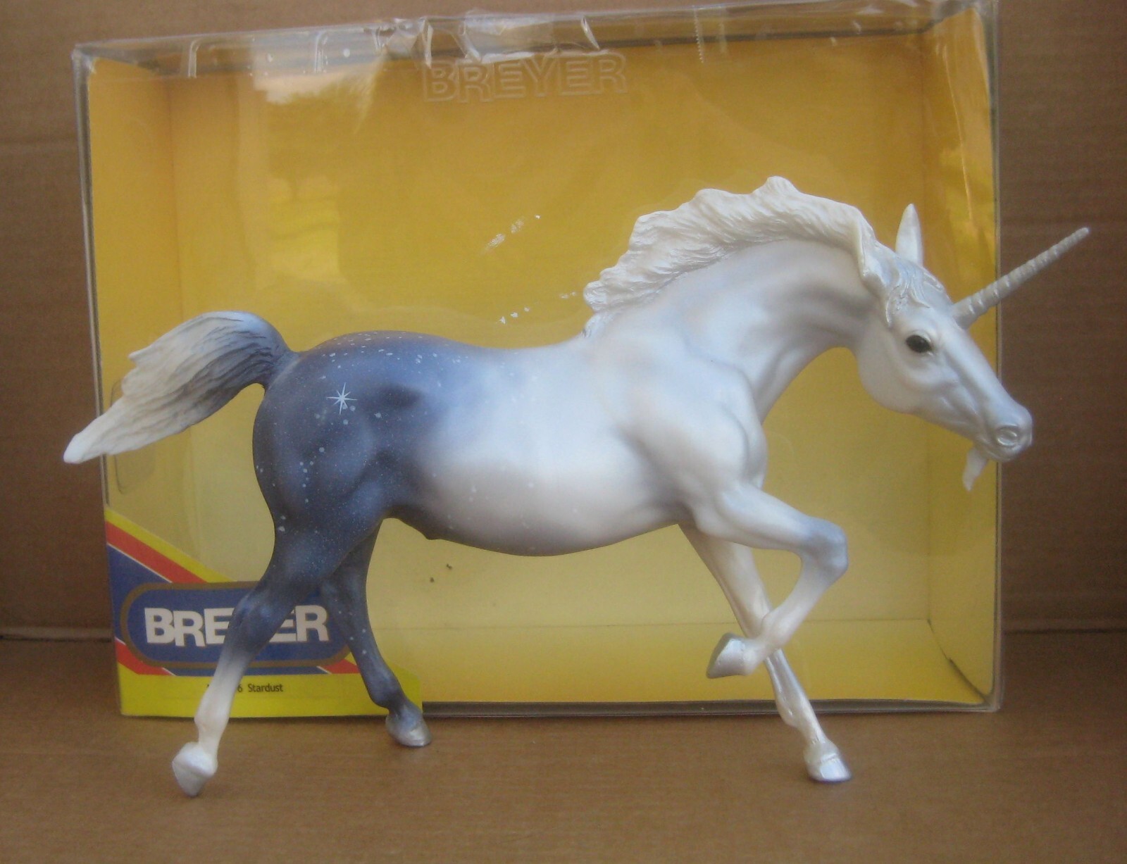 新品未使用　BREYERユニコーンスターダスト Breyer Horse 1146 Stardust Pearl Blue Unicorn Running