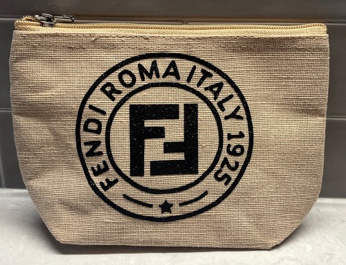 FENDI ゴールド バングル FENDI ROMA Amazon.com: Fendi Roma Logo Steel Bottle and Gold Leather