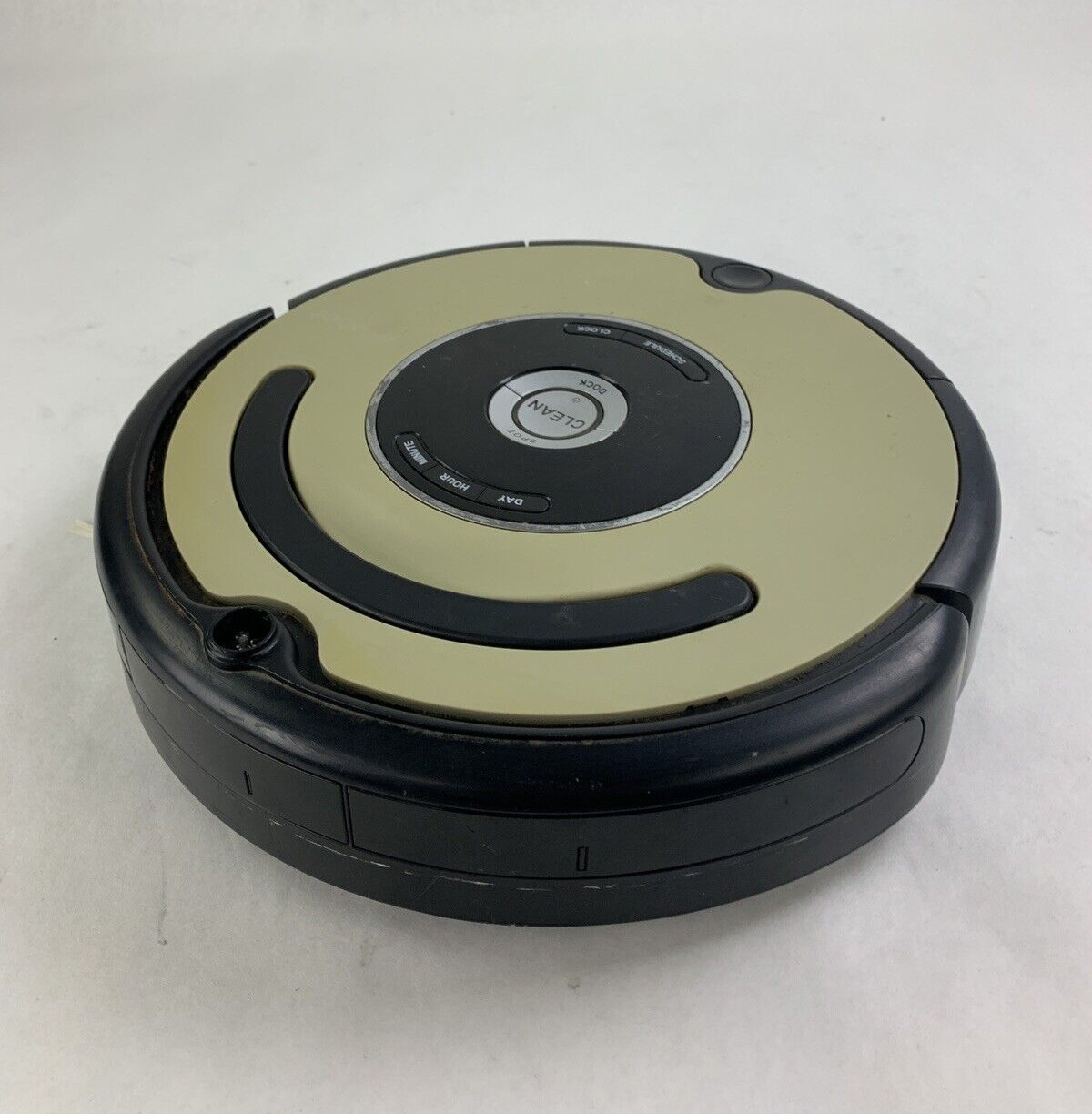 iRobot Roomba 560 Electric Vacuum Cleaner For Parts and