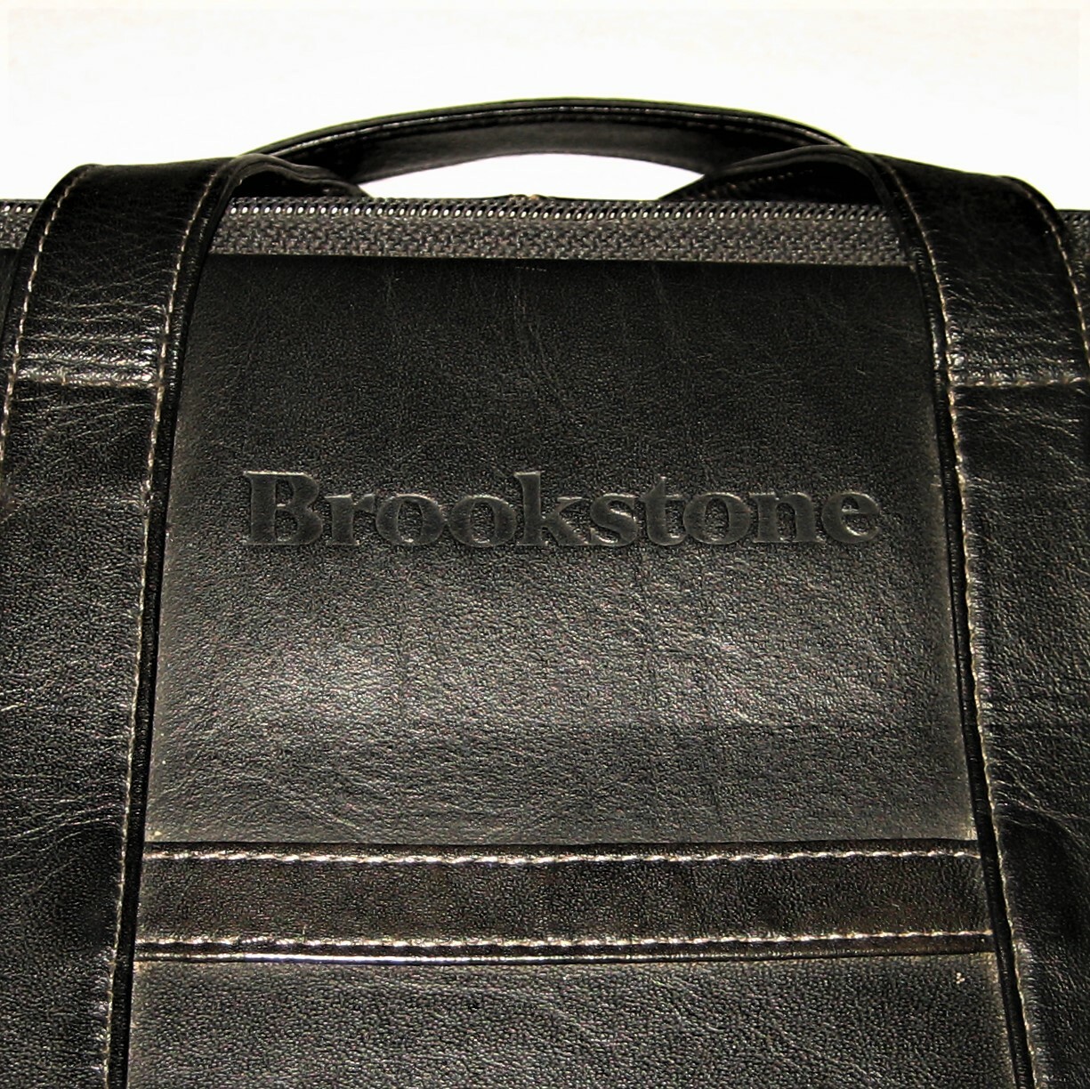 RARE Brookstone 30 Cassette Tape Carrying Case Simulated Black Leather VERY NICE