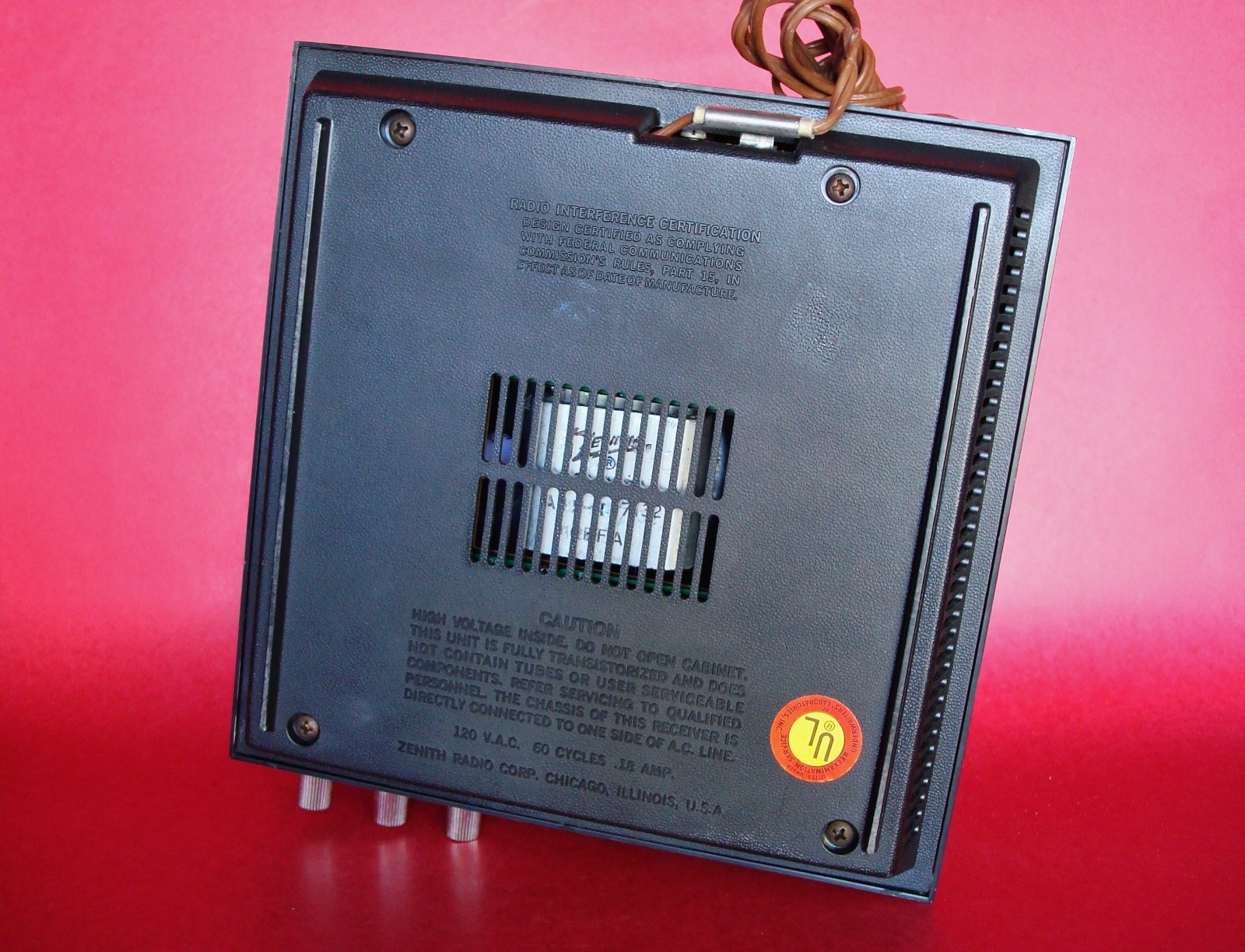 WORKING Old Zenith Solid State LOW TECH ATTEMPT at SURROUND SOUND AM/FM Radio