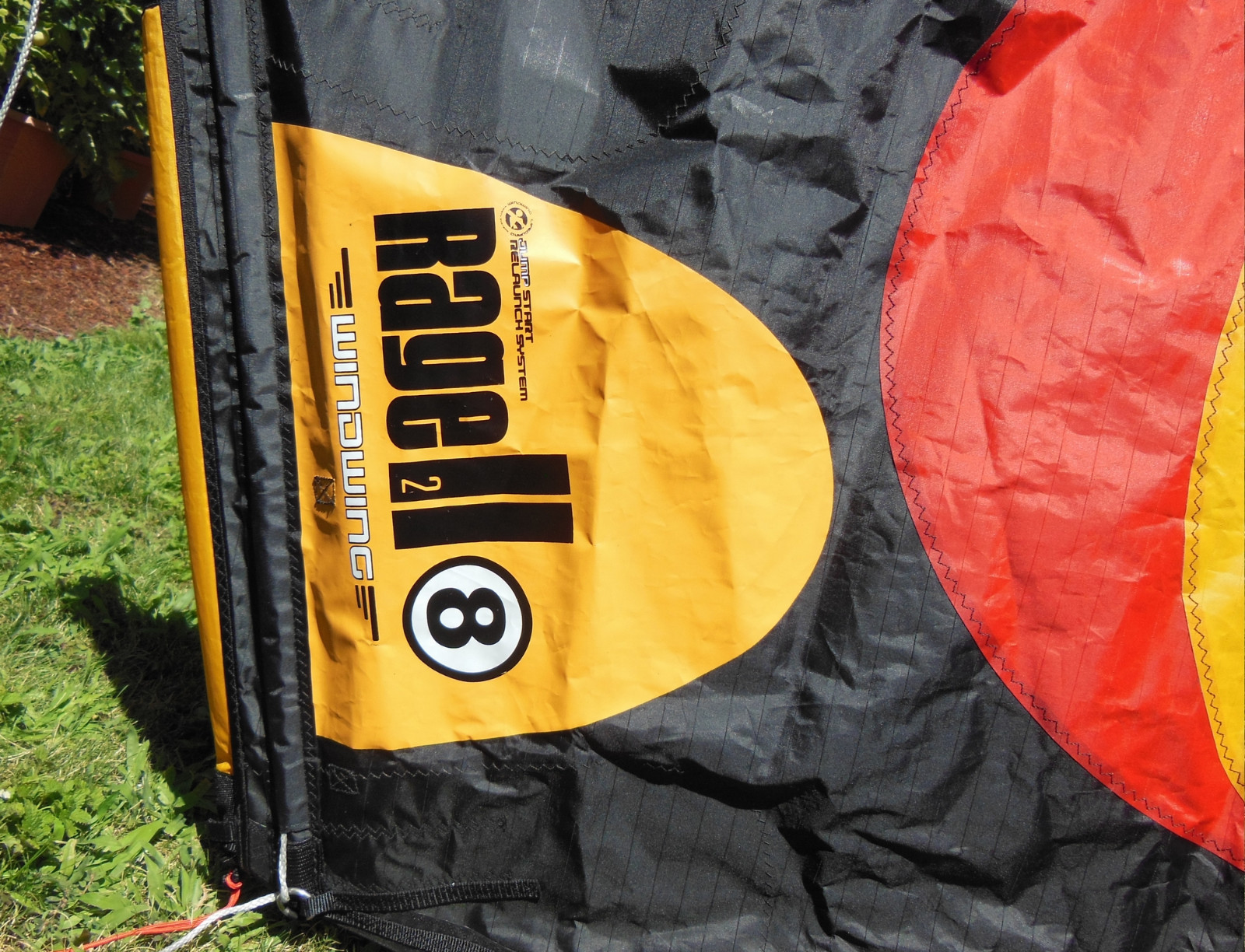 WINDWING RAGE II 8M² KITEBOARDING KITE, FLOWN ONCE, GREAT CONDITION, KITESURFING