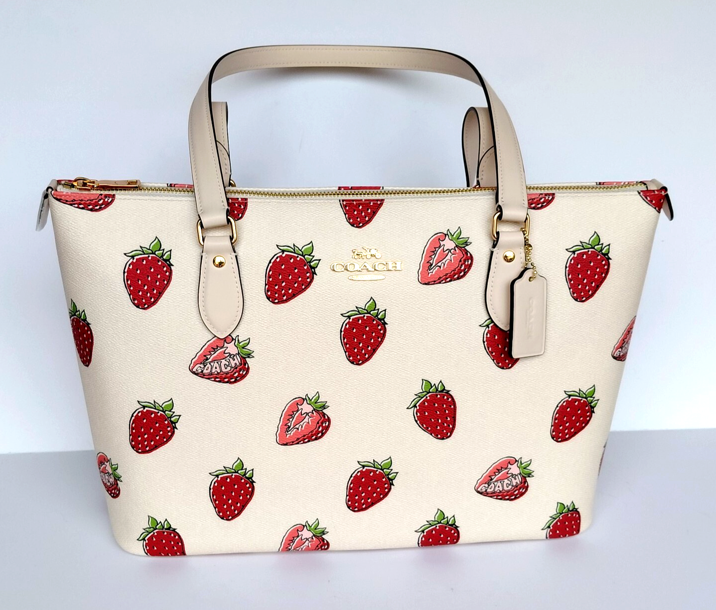 トートバッグ COACH Gallery Tote Bag With Strawberry Print CAR34 Coach Gallery Tote Bag with Strawberry Print Style CAR34 NWT
