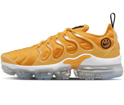 Женские кроссовки Nike Air Vapormax Plus Pollen/Black-Yellow Strike (DO5874 700)