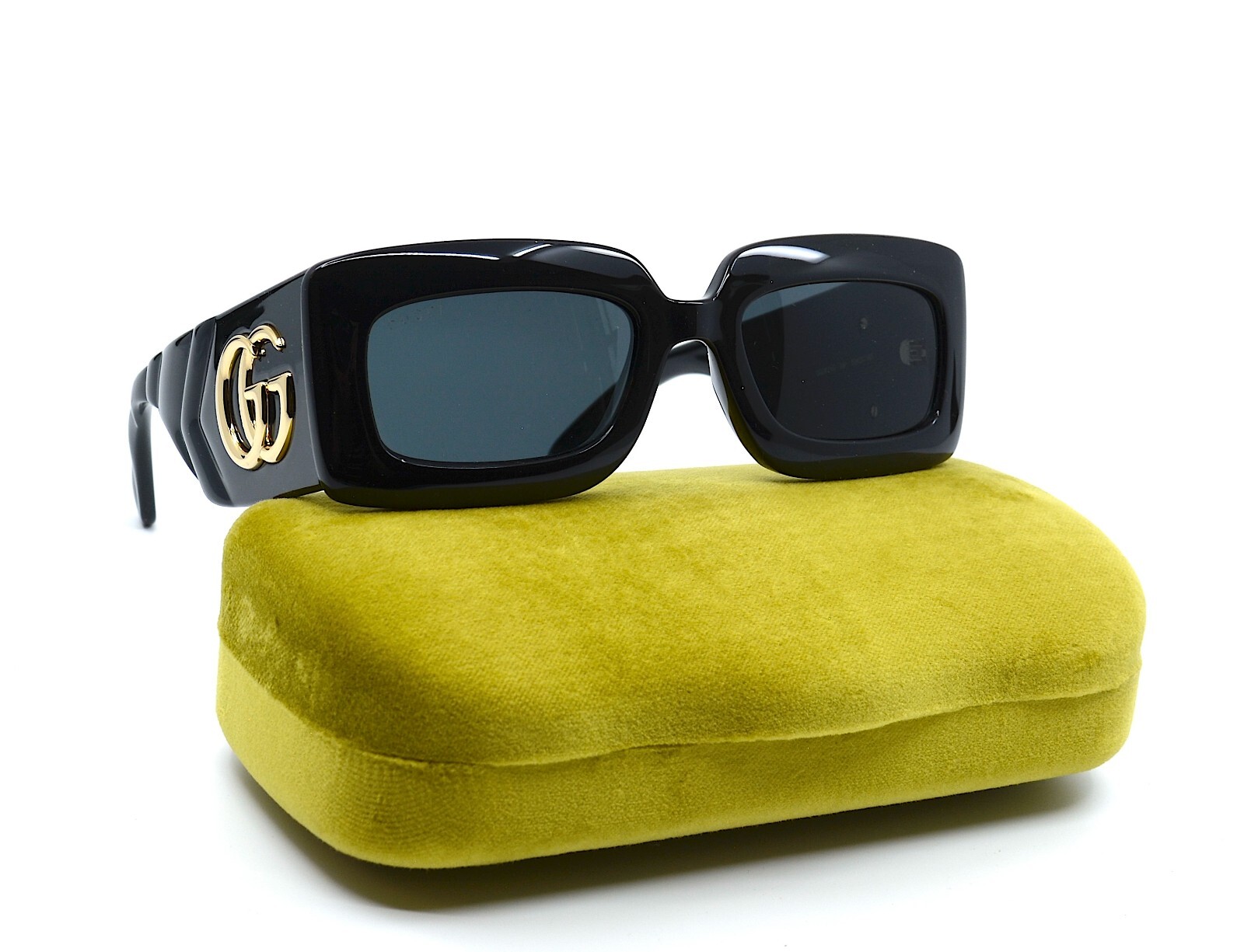 Pre-owned Gucci Gg0811s 001 Black Grey Authentic Sunglasses 53-21 In Gray