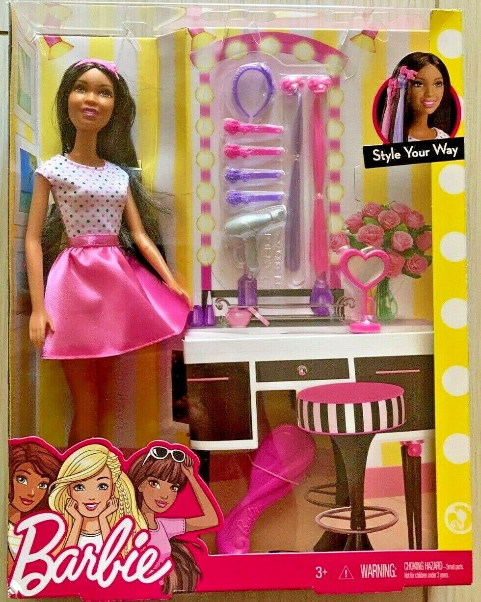 Barbie Style Your Way Doll Set NIKKI with Styling Access Barbie Style Your Way Doll Set NIKKI with Styling Access